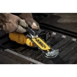 Dewalt DCCS623L1 20V MAX Brushless Lithium-Ion 8 In. Cordless Pruning Chainsaw Kit (3 Ah) -PowerPro Tools dewndccs623l1 f