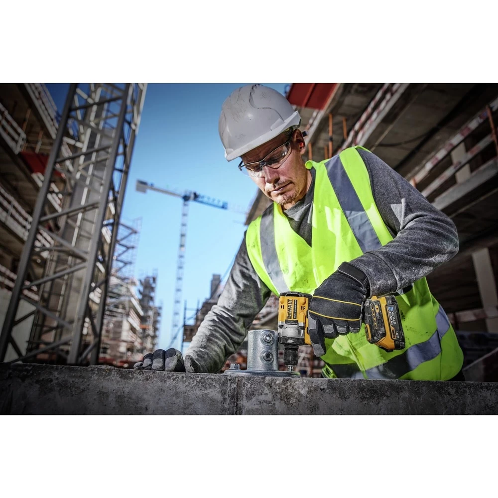 Dewalt 20V MAX Brushless Lithium-Ion 1/2 In. Cordless Compact Impact Wrench Kit (1.7 Ah) - DCF921E1 10 Dewalt 20V MAX Brushless Lithium-Ion 1/2 In. Cordless Compact Impact Wrench Kit (1.7 Ah) - DCF921E1 - Image 8