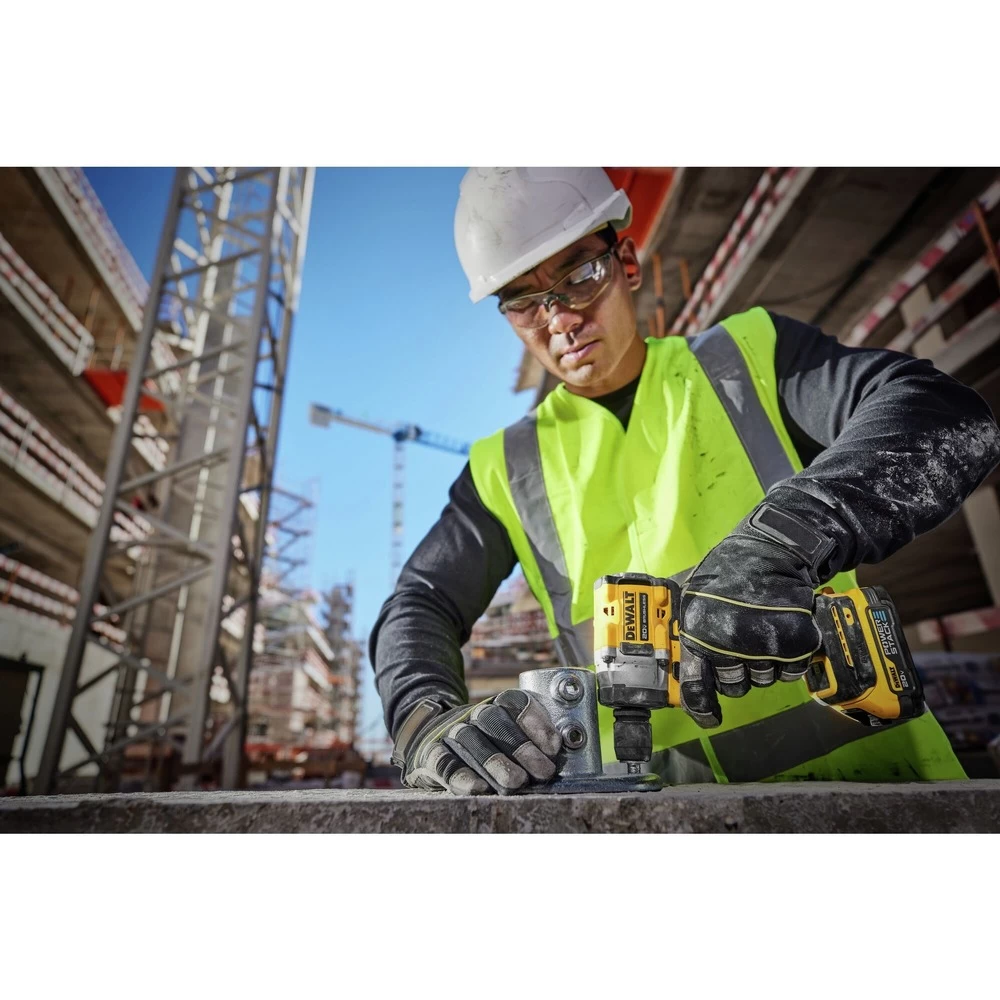 Dewalt 20V MAX Brushless Lithium-Ion 1/2 In. Cordless Compact Impact Wrench Kit (1.7 Ah) - DCF921E1 12 Dewalt 20V MAX Brushless Lithium-Ion 1/2 In. Cordless Compact Impact Wrench Kit (1.7 Ah) - DCF921E1 - Image 10