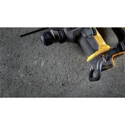 Dewalt 20V MAX ATOMIC Brushless Lithium-Ion 5/8 In. Cordless SDS PLUS Rotary Hammer (Tool Only) - DCH172B -PowerPro Tools dewndch172b i
