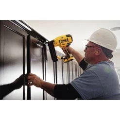 Dewalt 20V MAX XR Lithium-Ion 18 Gauge Cordless Brad Nailer Kit (2 Ah) - DCN680D1 -PowerPro Tools dewndcn680d1 e