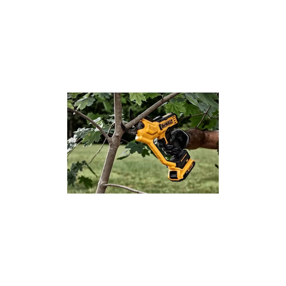 Dewalt 20V MAX Lithium-Ion 1-1/2 In. Cordless Pruner (2 Ah) - DCPR320D1 12 Dewalt 20V MAX Lithium-Ion 1-1/2 In. Cordless Pruner (2 Ah) - DCPR320D1 - Image 10