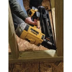 Factory Reconditioned Dewalt 20V MAX XR Dual Speed Lithium-Ion 30 Degrees Cordless Paper Collated Framing Nailer Kit (4 Ah) - DCN692M1R 20 Factory Reconditioned Dewalt 20V MAX XR Dual Speed Lithium-Ion 30 Degrees Cordless Paper Collated Framing Nailer Kit (4 Ah) - DCN692M1R -PowerPro Tools dewrdcn692m1r h