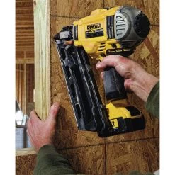 Factory Reconditioned Dewalt 20V MAX XR Dual Speed Lithium-Ion 30 Degrees Cordless Paper Collated Framing Nailer Kit (4 Ah) - DCN692M1R 21 Factory Reconditioned Dewalt 20V MAX XR Dual Speed Lithium-Ion 30 Degrees Cordless Paper Collated Framing Nailer Kit (4 Ah) - DCN692M1R -PowerPro Tools dewrdcn692m1r i